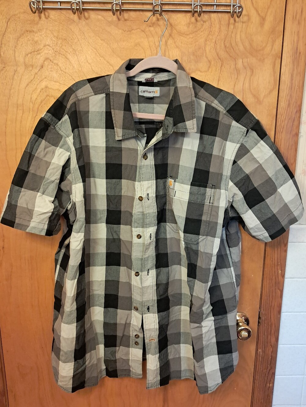 Carhartt Men's Short-Sleeve Black & Gray Plaid Button-Up Shirt
